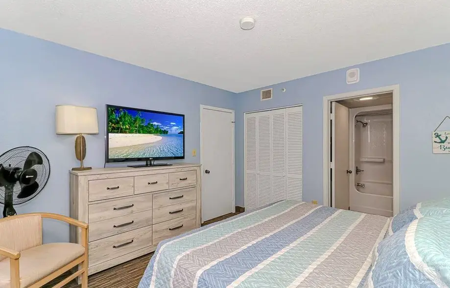 Oceanview beautiful 2BD, 2BA condo, Beach Colony
