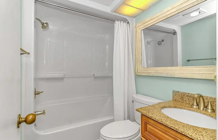 Oceanview beautiful 2BD, 2BA condo, Beach Colony